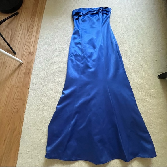 Blue strapless gown - Picture 1 of 4